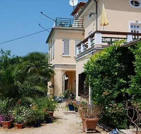 In With Terrace, Air Condition, Wifi, Washing Machine Apartmán